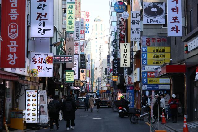 지난달 31일 서울 종로구 식당가가 한산한 모습이다 사진연합뉴스