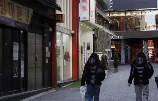 [아주돋보기] 샌드위치 신세였던 27일 결국 임시공휴일...근무하면 수당은?