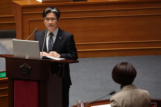 Oh Dong-woon head of the Corruption Investigation Office for High-ranking Officials CIO speaks at the National Assembly in Seoul on Jan 9 2025 Yonhap 