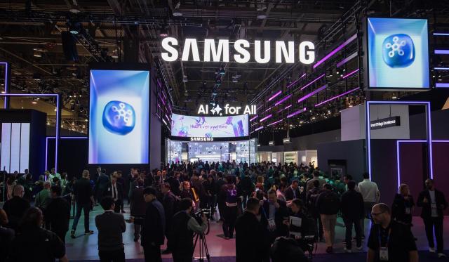 The entrance to Samsung Electronics exhibition booth at CES 2025 Las Vegas Convention Center Yonhap