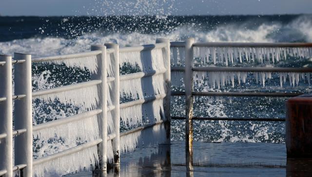 PHOTOS: Cold snap to linger through weekend