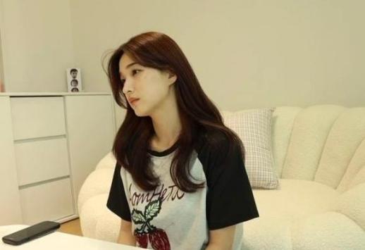 [아주돋보기] "20시간 수면+20번 가출" VS "업소 출입"…최민환·율희 진흙탕 싸움되나