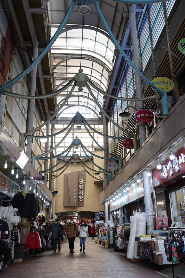 Inside Gwangjang Market AJP Han Jun-gu