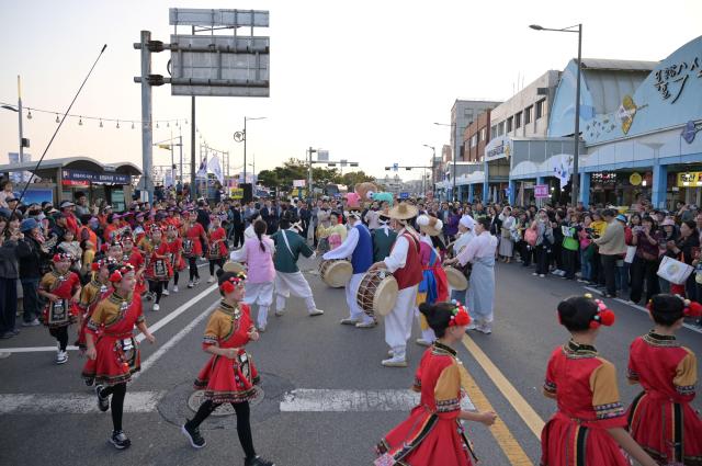 전라남도가 지역 우수 축제를 집중 육성하고 지역경제 활성화를 도모하기 위해 시군 10개 축제를 ‘2025년 전라남도 대표 축제’로 선정했다