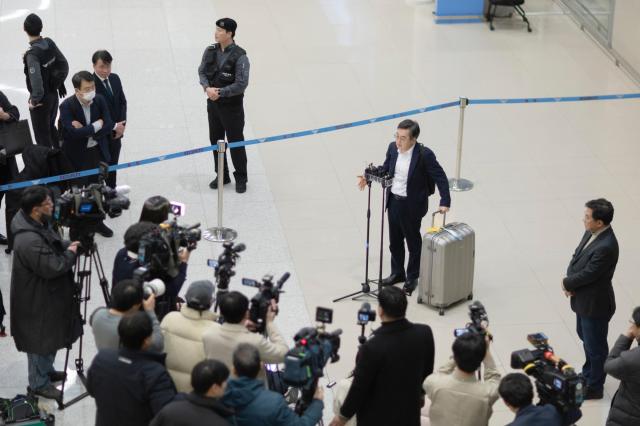 24일 오후 김동연 경기도지사가 다보스포럼 관련 브리핑을 하고 있다 사진경기도