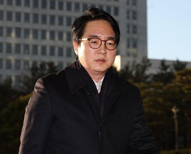 심우정 검찰총장이 지난달 27일 오전 서울 서초구 대검찰청으로 출근하고 있다 사진연합뉴스