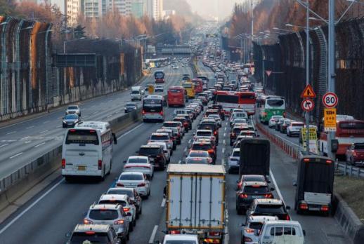 Over four million families leave Seoul for Lunar New Year visits