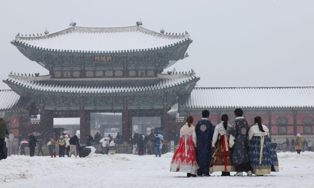 Foreign tourists to Seoul near pre-pandemic levels