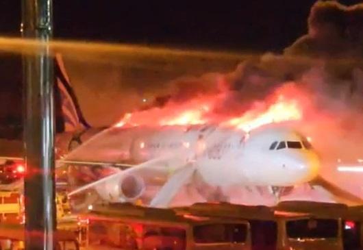 Fire forces emergency evacuation from Air Busan plane