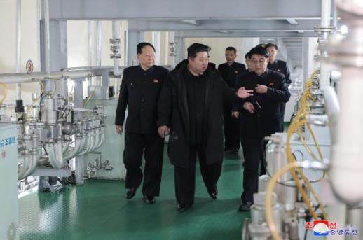 N. Korean leader dismisses US outreach signals in visit to nuclear facility