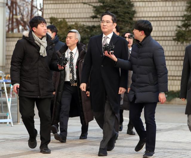 Samsung Electronics Chairman Jay Y Lee attends the appeals court ruling on charges of illegal merger and accounting fraud at the Seoul High Court in Seocho District Seoul on the afternoon of Feb 3 Aju Business Daily Yoo Dae-gil - dbeorlf123ajunewscom