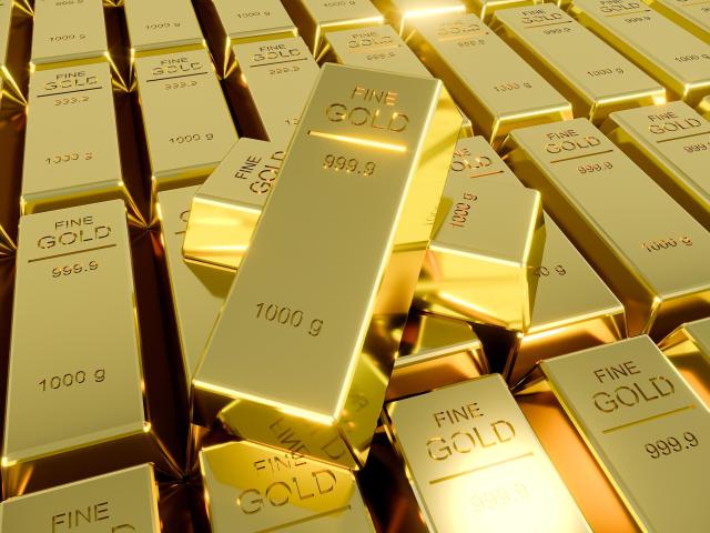 Gold prices soar as tariff tensions drive investors to seek safe assets