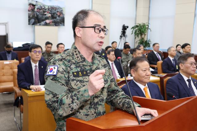 곽종근 전 특수전사령관이 4일 국회에서 열린 윤석열 정부의 비상계엄 선포를 통한 내란 혐의 진상규명 국정조사 특별위원회 청문회에서 질의에 답하고 있다 사진연합뉴스