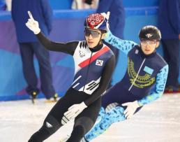 쇼트트랙 2000m 혼성계주서 첫 금메달… 韓 초대 챔피언 등극 