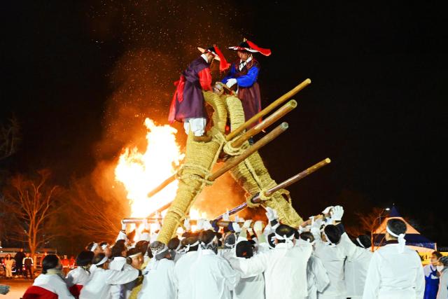 8일 광주 고싸움테마파크에서 고싸움놀이 축제가 열리고 있다 광주 남구 제공