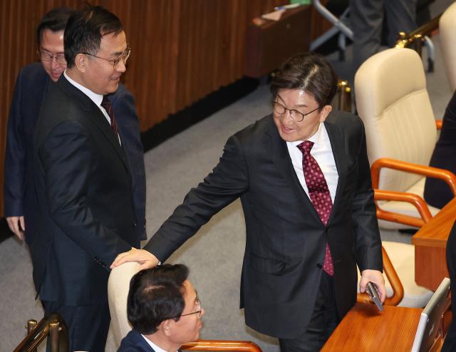 권성동 국민의힘 원내대표가 10일 서울 여의도 국회 본회의장에서 열린 교섭단체 대표연설에 참석하고 있다 사진연합뉴스