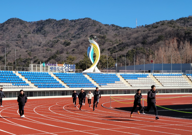 김해시에 따르면 올해 김해에서 전지훈련을 진행한 선수단의 연인원은 3만 1629명으로 전년 대비 36 증가했다사진김해시