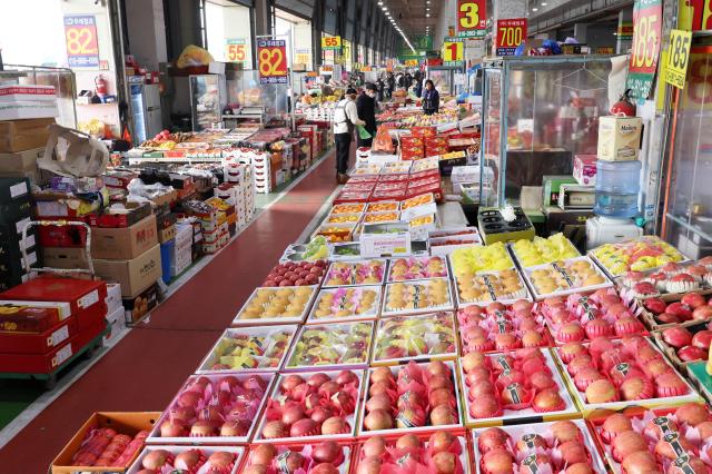 Koreas fresh fruit imports hit record high in 2024