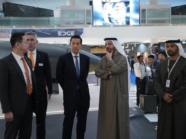 ハンファのキム·ドングァン副会長、UAE代表防衛産業企業「EDGE」と協力議論