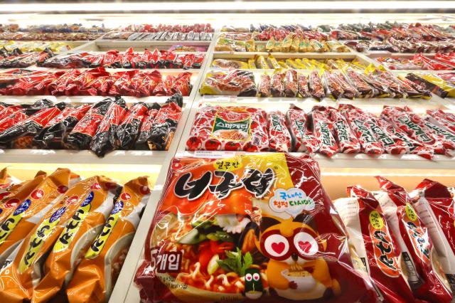 PHOTOS: Seoul store turns instant noodles into tourist attraction