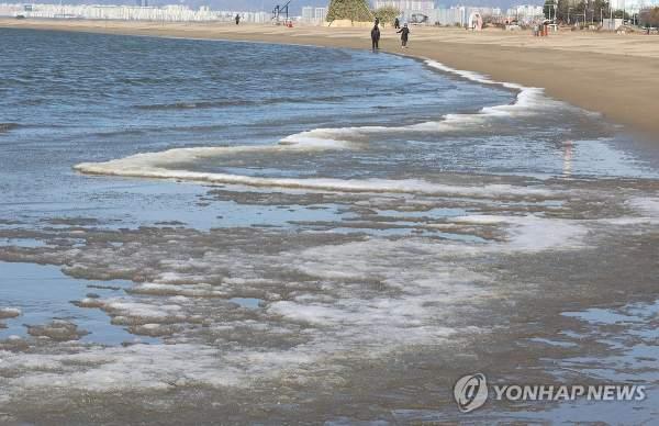 광주 전남은 당분간 강한 바람과 함께 영하의 추위가 이어질 것으로 전망된다 사진연합뉴스