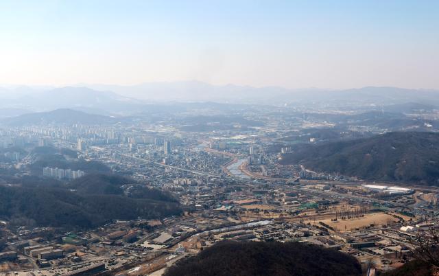 공주봉에서 본 동두천 시가지 AJP Cho bo-hee