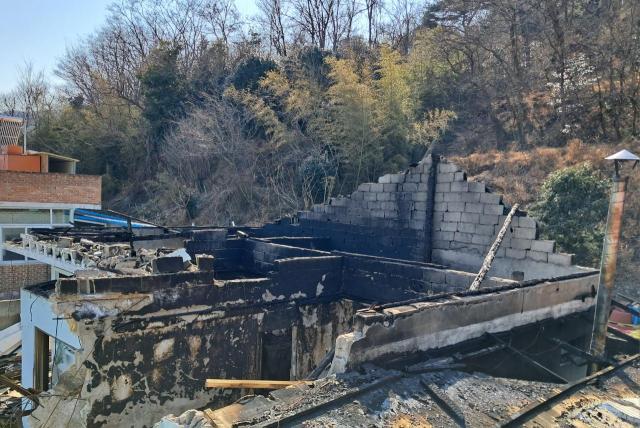 여수시 소라면 대포리의 한 주택에서 화재가 발생했다 사진박기현 기자