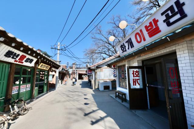 70s and 80s Streets of Memories exhibit at the National Folk Museum of Korea AJP Han Jun-gu