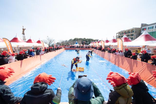 지난해 열린 영덕대게축제 장면 사진영덕군