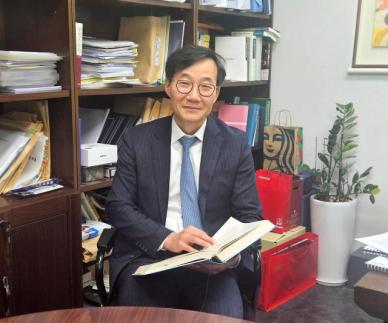 [헌법학자에게 묻다] 노희범 전 헌법연구관 절대적 만장일치 파면…개헌 논의 부적절