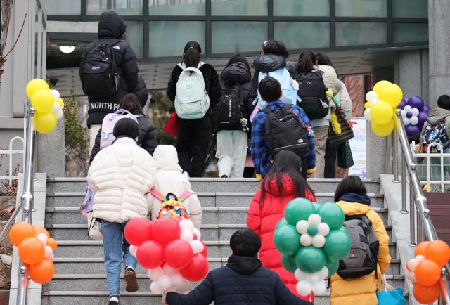 Elementary school students go to school at Ahyun Elementary School in Mapo Seoul Oct 4 2024 AJP Han Jun-gu