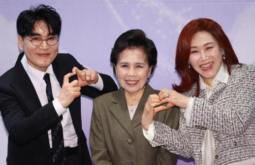 PHOTOS: Korean music legend Lee Mi-ja to retire with farewell concerts in April