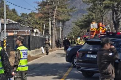 [속보] 포천 포탄 오발사고 현장 불발탄 해체 작업…주민 대피령