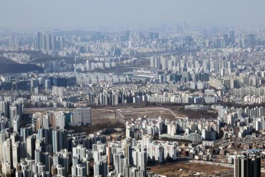 [김윤섭의 MONEY! 부동산] 금리 인하에 꿈틀거리는 집값...내 집 마련 지금?