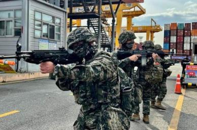 해군, 부산신항 1부두서 국가중요시설 방호 대터러훈련 실시