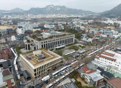 헌재, 역대 최장 심리 기록 경신...만장일치 의견 가능성