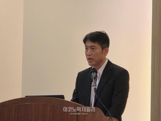 김석환 위믹스 재단 대표가 17일 오전 10시 경기도 성남시 한컴타워에서 진행된 기자회견에서 대응 상황과 피해 복구 방안에 대해 발표하고 있다 사진이지환 기자