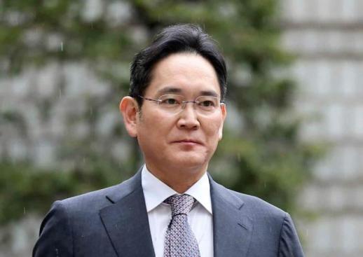 Lee Jae-yong urges focus on technology, saying Samsung faces life-or-death crisis