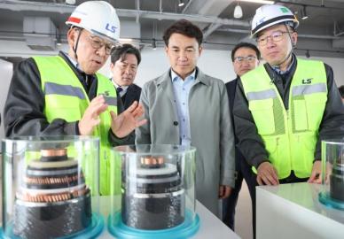 김진태 도지사, 아시아 최대 172m 타워 동해LS전선 방문