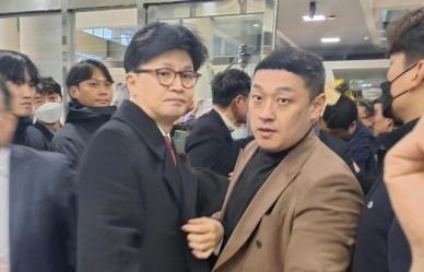 한동훈, 경북대 학생에 시대를 바꾸자, 개헌 토크쇼 진행