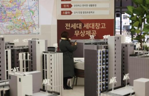 [머니테크] "깨야하나, 갖고있을까" 분양가 급등에 청약통장 매력 뚝...전문가들 "그래도 깨지 마세요"