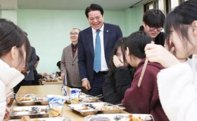 최대호 안양시장 꿈과 희망 갖고 목표 세워 끊임없이 도전하길 바라