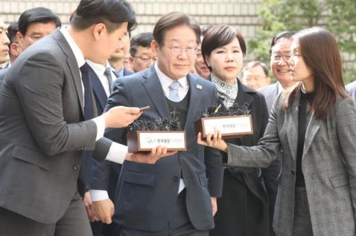 이재명, 선거법 2심 무죄…대권 행보도 청신호