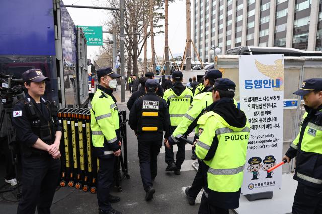 尹锡悦宣判在即 多国使馆提醒在韩本国公民加强安全防范