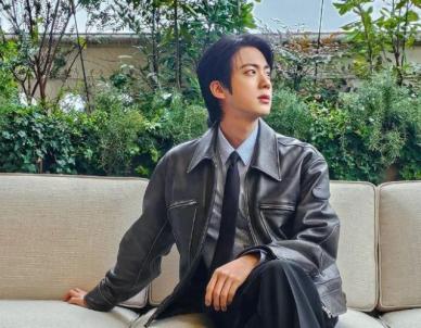 인성도 眞이네…방탄소년단 진, 산불 피해 지역서 배식 봉사 깜짝