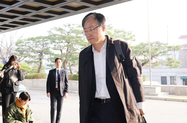 [포토] 헌재 출근하는 김형두 헌법재판관