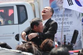 Yoon supporters decry verdict, vow to rally in Gwanghwamun Saturday