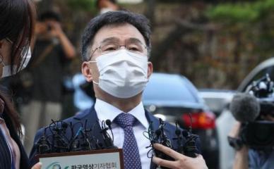 김만배, 항소심서 대장동 뇌물공여 무죄…1심 실형 뒤집혀  