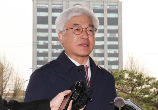 宪法法院人事风波落幕 马恩赫今日正式履新