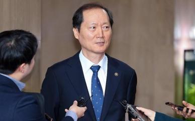 [속보] 헌재 재판관 지명 이완규 韓 권한대행 결정 존중